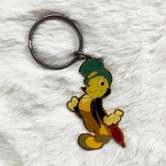 🔮 5/$25 Vintage Disney Pinocchio Jiminy Cricket Keychain - Picture 1 of 5